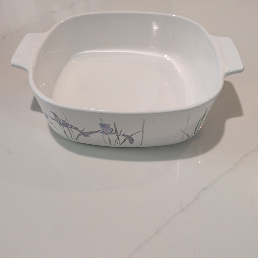 VINTAGE CORNING CASSEROLE PURPLE SHADOWS IRIS